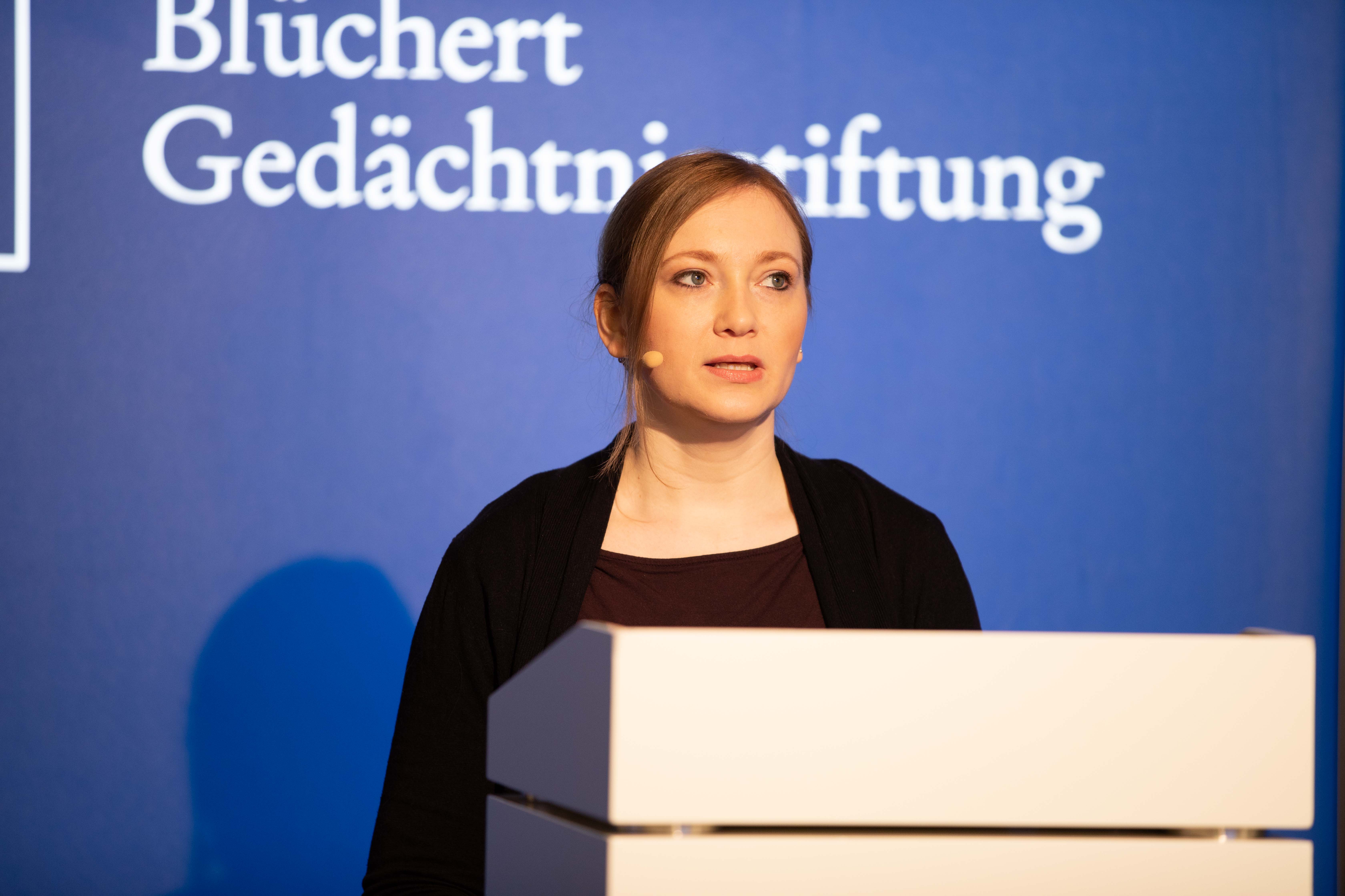 Dr. Stefanie Schniering_Pflegewissenschaftlerin, Vortrag bei der Karin und Walter Blüchert Gedächtnisstiftung